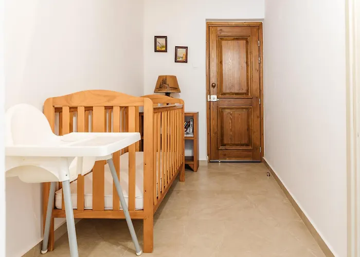 The Courtyard Episkopi Guest Houses